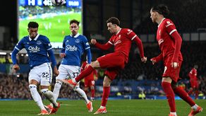 Liverpool cae contra el Everton