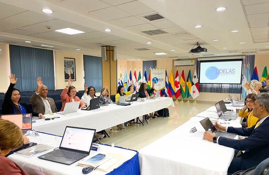 El Consejo Académico de UDELAS aprobó oficialmente la reapertura de la licenciatura. El Consejo Académico de UDELAS aprobó oficialmente la reapertura de la licenciatura.