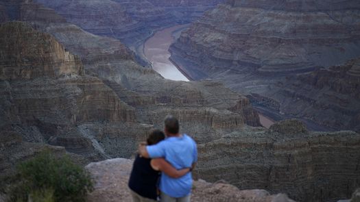Por años, siete estados que dependen del río han permitido que se extraiga más agua de la que puede ser repuesta.