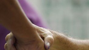 Venezolanos votan en parlamentarias que amenazan hegemonía chavista