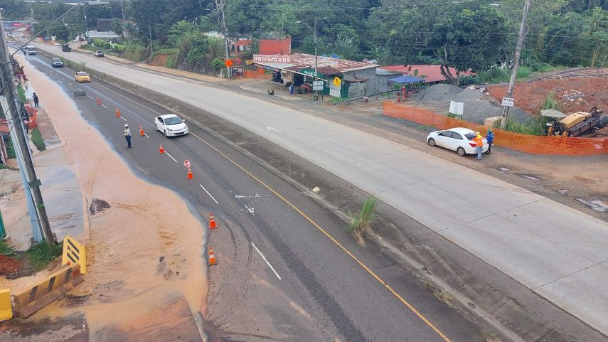 La perforación de la línea de conducción fue ocasionada por una empresa contratista.