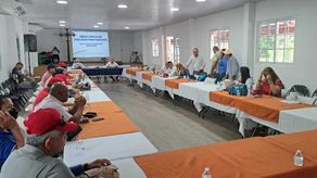 Al finalizar la jornada de trabajo concluyó a las 11:38 p.m. del jueves 15 de septiembre se decidió reanudar el diálogo el viernes 16 de septiembre a las 10:30 a.m. para terminar de redactar la propuesta. Al finalizar la jornada de trabajo concluyó a las 11:38 p.m. del jueves 15 de septiembre se decidió reanudar el diálogo el viernes 16 de septiembre a las 10:30 a.m. para terminar de redactar la propuesta.