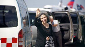 Cuerpo de Chespirito llega a sede de Televisa