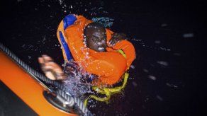 Barco español rescata a 87 migrantes frente a la costa libia