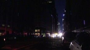 Vuelve la luz a Manhattan tras apagón afectó 72.000 clientes, metro y teatros