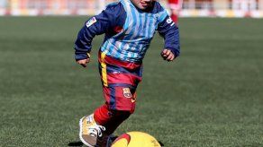 Niño afgano de 5 años podría llegar a conocer a Lionel Messi