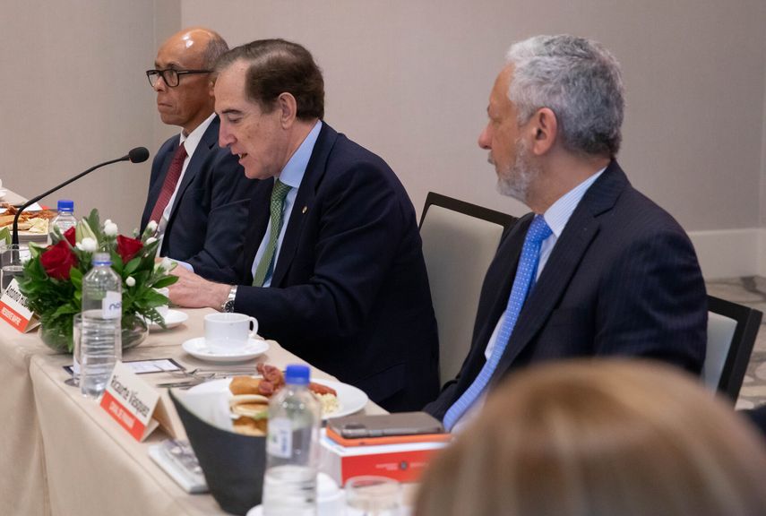 MAPFRE Panamá reúnea altos directivos a un conversatorio con su presidente