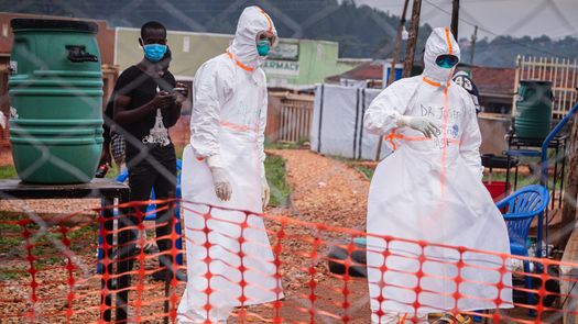 Funcionario de salud: El ébola en Uganda está controlado