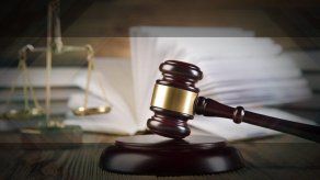 Un juez tailandés trata de suicidarse en protesta por interferencia judicial