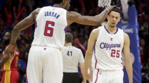 Clippers dan segundo golpe a Rockets en playoffs del Oeste