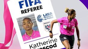 Árbitra panameña Katherine Prescod.