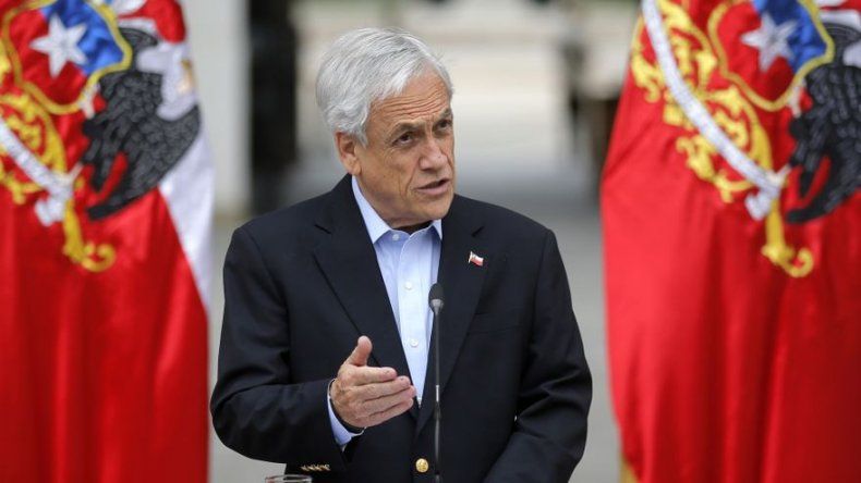 Piñera cambia a ocho de sus ministros, incluido su cuestionado jefe de gabinete