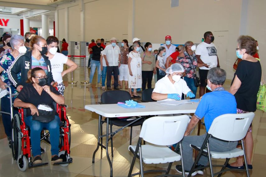 Jornadas de vacunación contra covid-19 en Panamá.