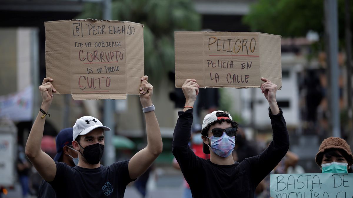 Jóvenes Protestan Contra Cambios En Ayuda Estatal Y La Corrupción En Panamá