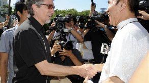 Nieto de Truman visita Hiroshima en aniversario de ataque atómico