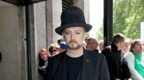 Boy George duerme mejor cuando lo hace desnudo