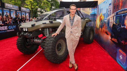La llamativa propuesta de Ryan Reynolds a Disney: un cruce entre Deadpool y Bambi