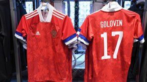 La bandera rusa al revés en la camiseta de la selección