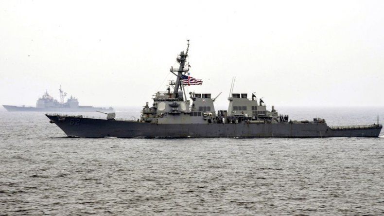 Choca buque de la Marina de EEUU en aguas de Japón