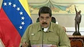 Maduro autoriza que operadoras turísticas cobren en dólares en Venezuela