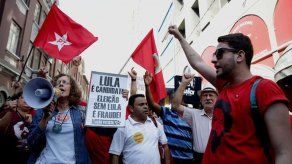 Partido de Lula inicia ofensiva en calles de Brasil para exigir su libertad