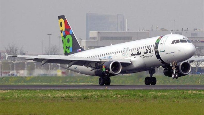 Aterriza en Malta un avión libio secuestrado con 118 personas a bordo