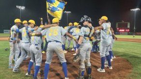 Herrera se pone a un juego de la final; Oeste empata