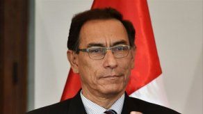 Vicepresidente confirma su regreso a Perú para jurar como presidente