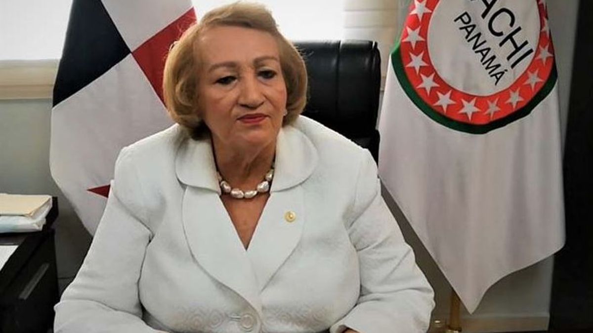 Rectora de la UNACHI