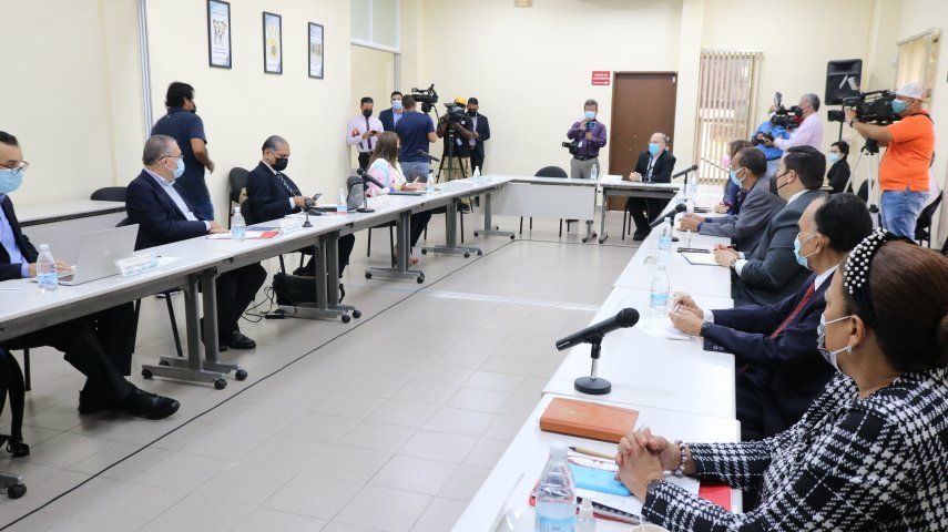 Comisión Especial de Evaluación de los aspirantes a magistrados y suplentes de la Corte Suprema de Justicia.