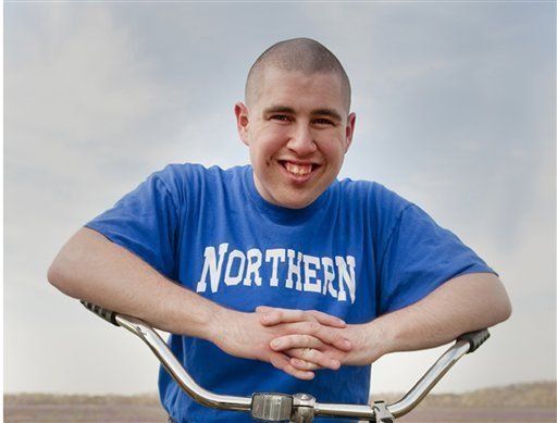 Desempleo y educación afectan a autistas jóvenes en EEUU: estudio