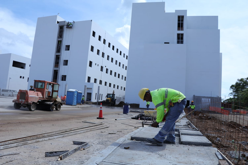 Nuevo hospital Manuel Amador Guerrero cuenta con 43% de avance.
