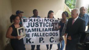 Familiares de víctimas por KPC exigen investigar y aplicar medida cautelar a Sáez Llorens