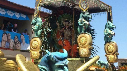 Calle Arriba de Las Tablas presenta a la gitana de Nuestra Señora de París