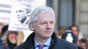 Ecuador pide a Suecia tomar declaración a Assange en su embajada