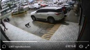 Auto donde se movilizaban agresores Auto donde se movilizaban agresores