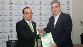 Lanzan programa de docencia en internado médico y nuevos doctorados en medicina