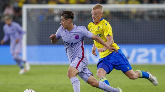 Además de perder a Messi, Barcelona vio partir también a Antoine Griezmann, cedido a préstamo al Atlético de Madrid, y las únicas incorporaciones que hizo fue de jugadores libres, por cuyas transferencias no tuvo que pagar.