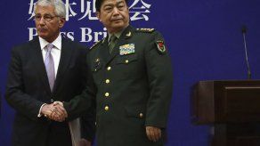 Hagel y Chang ventilan diferencias sobre islas