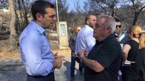 Primer ministro griego visita la zona afectada por incendios