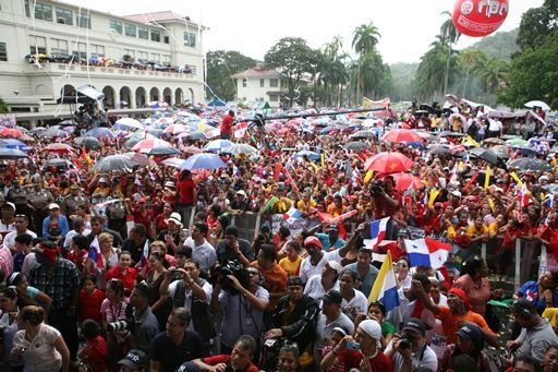 Irving Saladino llega a Panamá