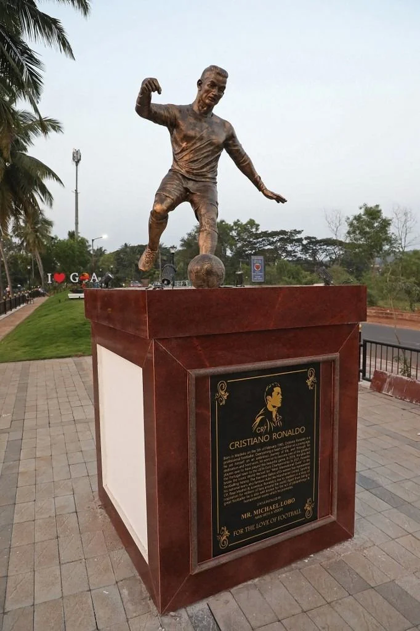 Estatua de Cristiano Ronaldo en Goa de India.