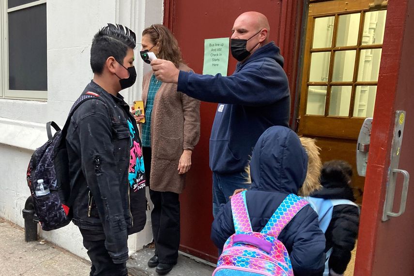 En la última semana Estados Unidos ha superado los 400.000 casos diarios de COVID-19.