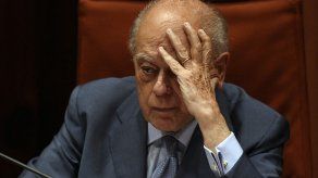 La resolución coincide con el juez que investigó el caso en que Jordi Pujol presuntamente se aprovechó del cargo de presidente y junto con su familia obtuvo una importante cantidad de dinero que fue ingresado en cuentas bancarias en el extranjero.