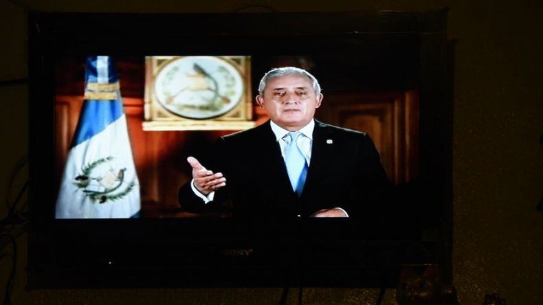 Pérez Molina niega participación en red corrupta y dice que dará la cara