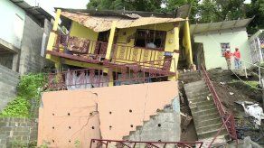 Vivienda colapsa en el sector N°1 de  Los Andes por deslizamiento de tierra