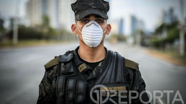 Uniformados, héroes sin capa en la batalla contra el coronavirus en Panamá