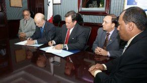 PRD firma convenio con TE para transparencia en primarias del 2 de junio