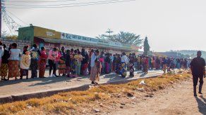 A pesar de las largas filas, la votación en Zambia se desarrolla en calma, sin incidentes de momento.