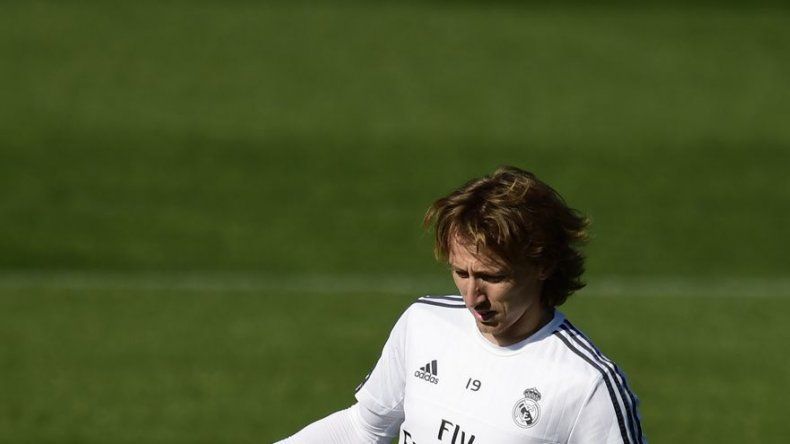 Modric acepta los galones en Croacia pero pide modestia y juego colectivo